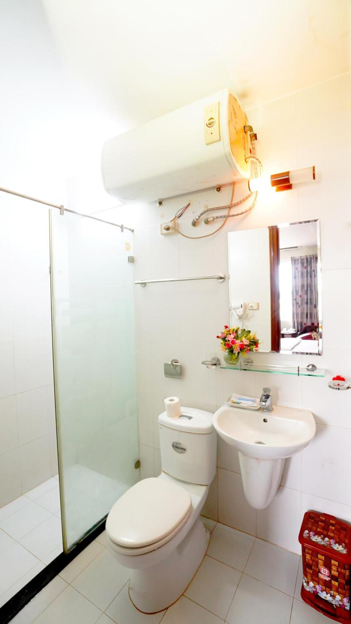 Ho Sen Xanh Hotel Hanoj Exteriér fotografie