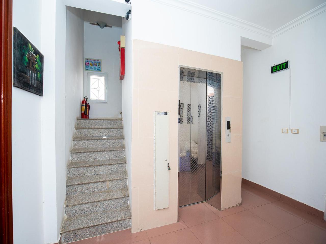 Ho Sen Xanh Hotel Hanoj Exteriér fotografie