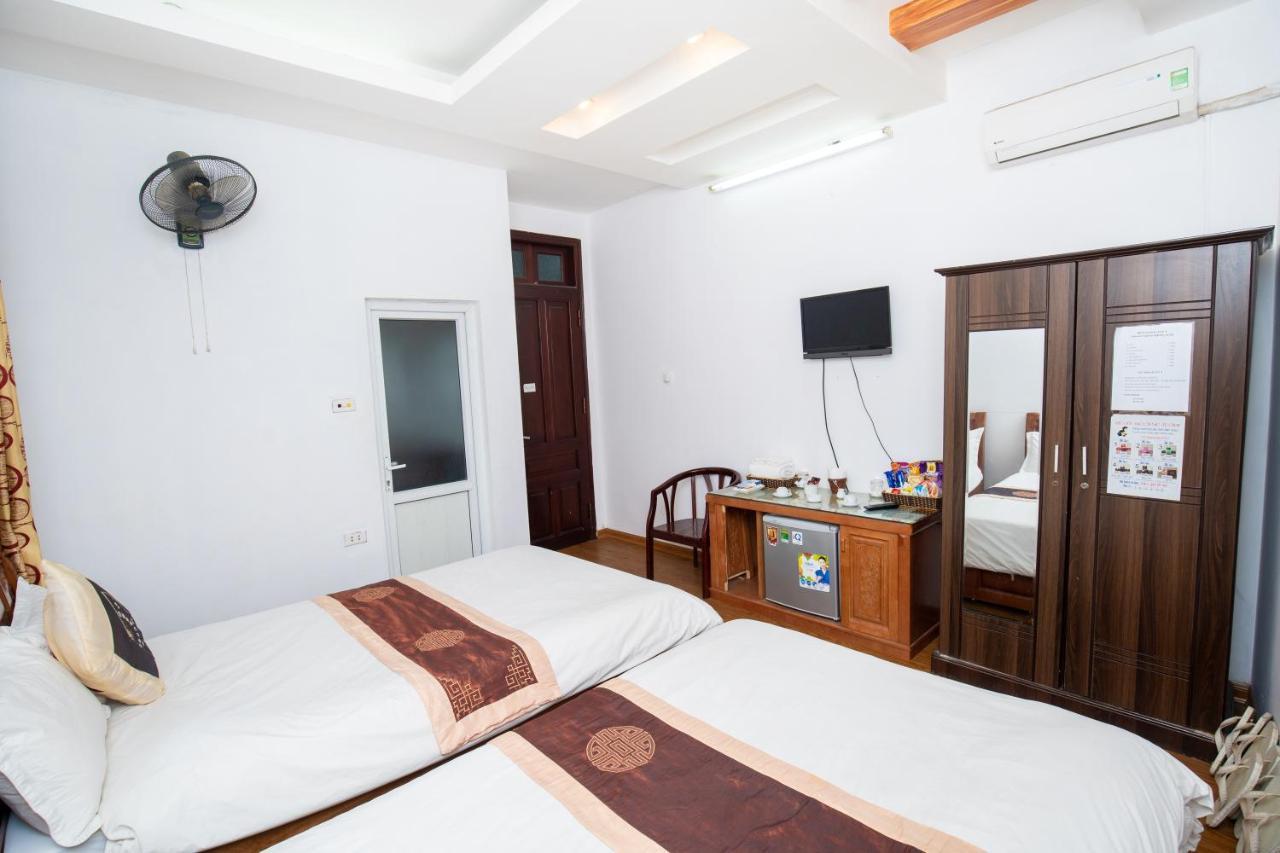 Ho Sen Xanh Hotel Hanoj Exteriér fotografie